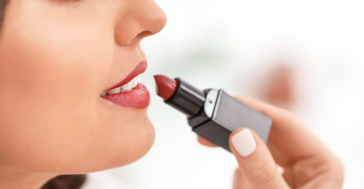 Avon revoluciona com Ultra Color Brilhante